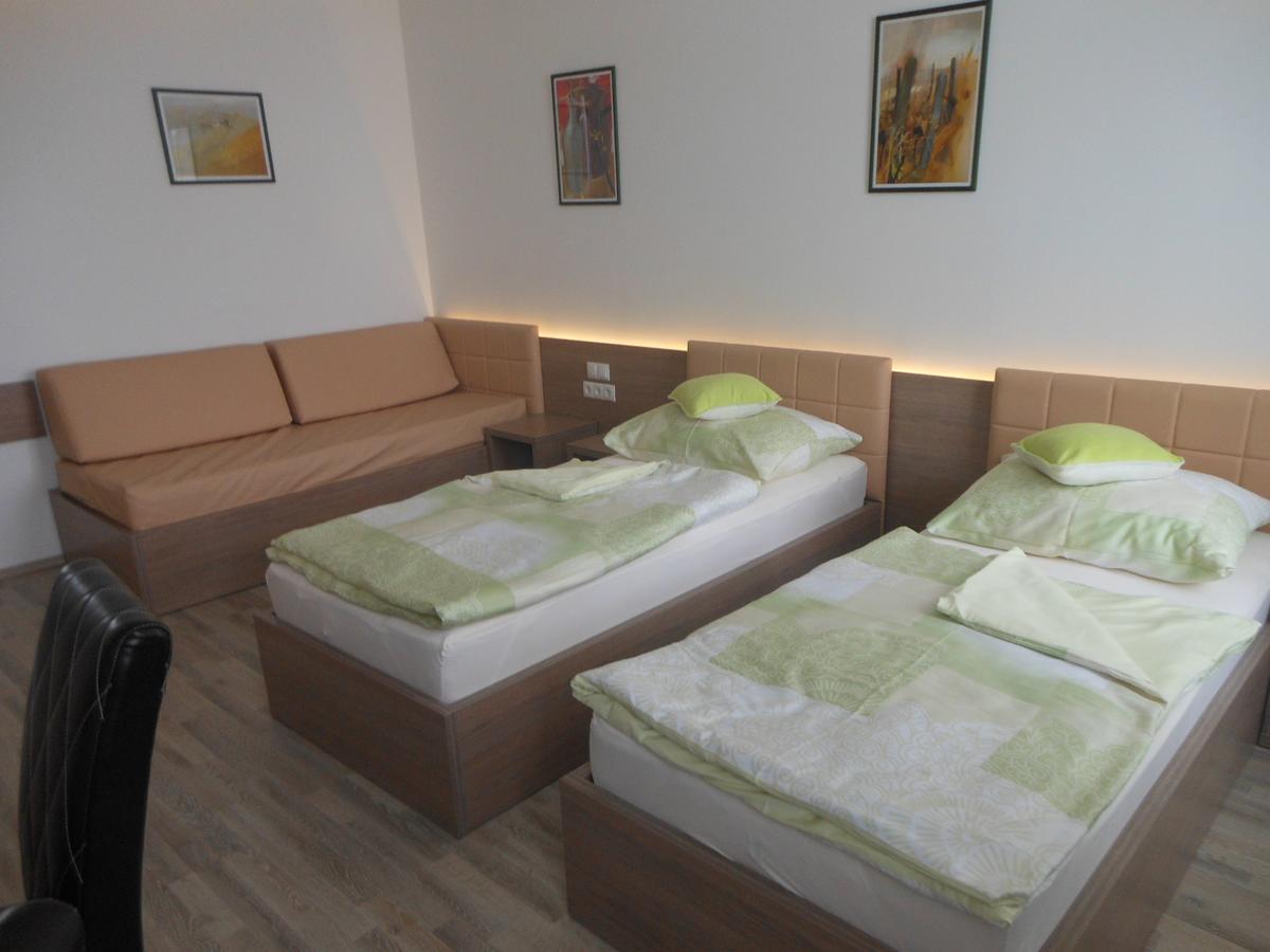 Hotel Garni Neudorfl Bagian luar foto