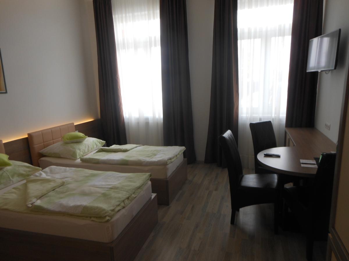 Hotel Garni Neudorfl Bagian luar foto